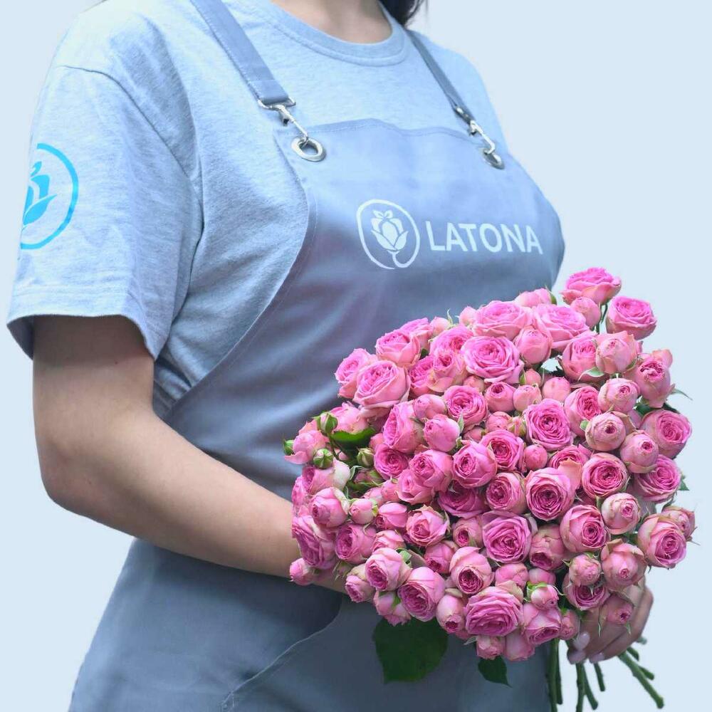 Bouquet with Pink Piano Spray Roses