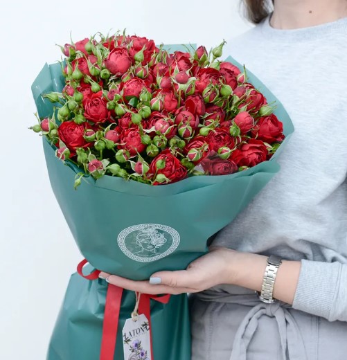 Bouquet "Charon" with spray roses