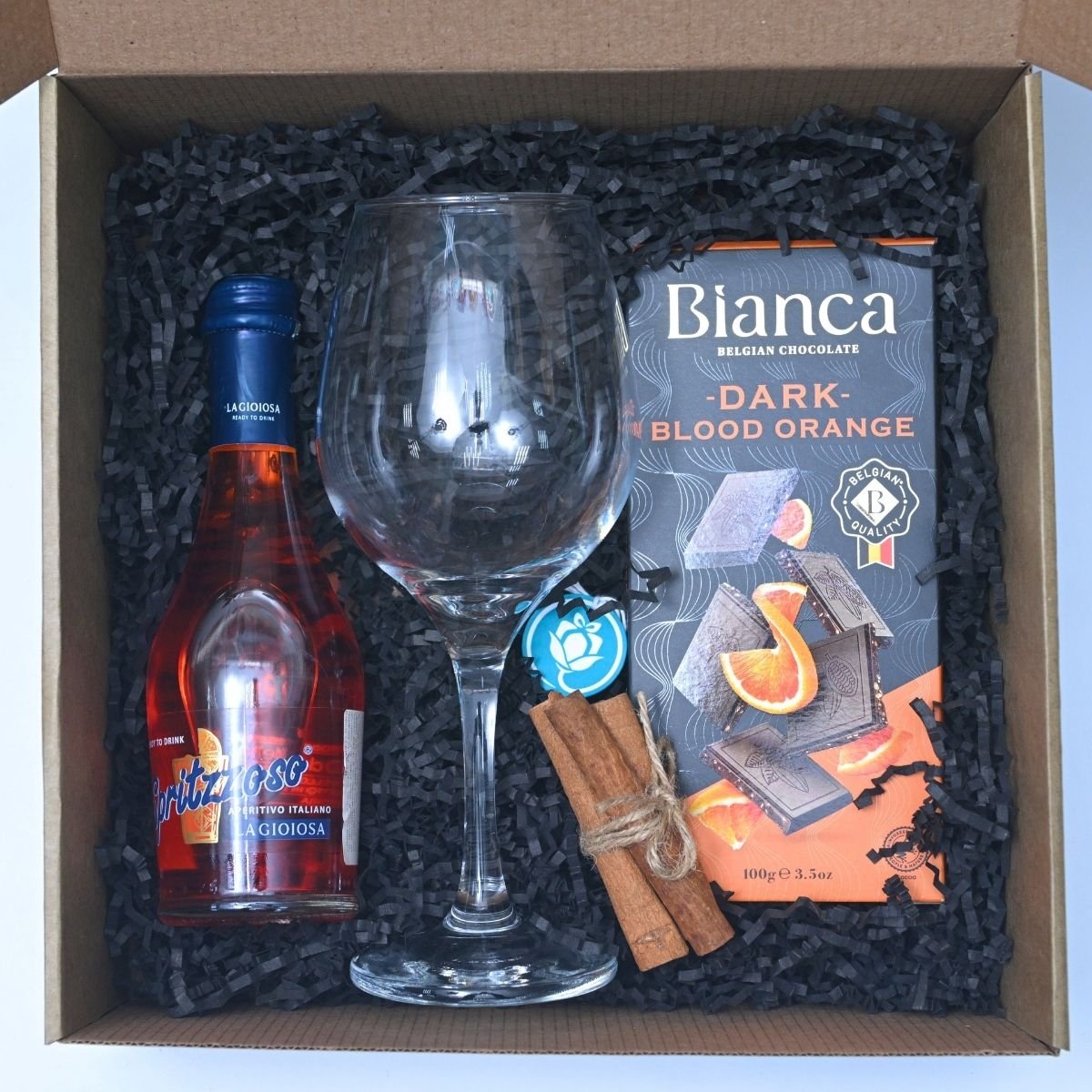 Box with La Gioiosa and chocolate