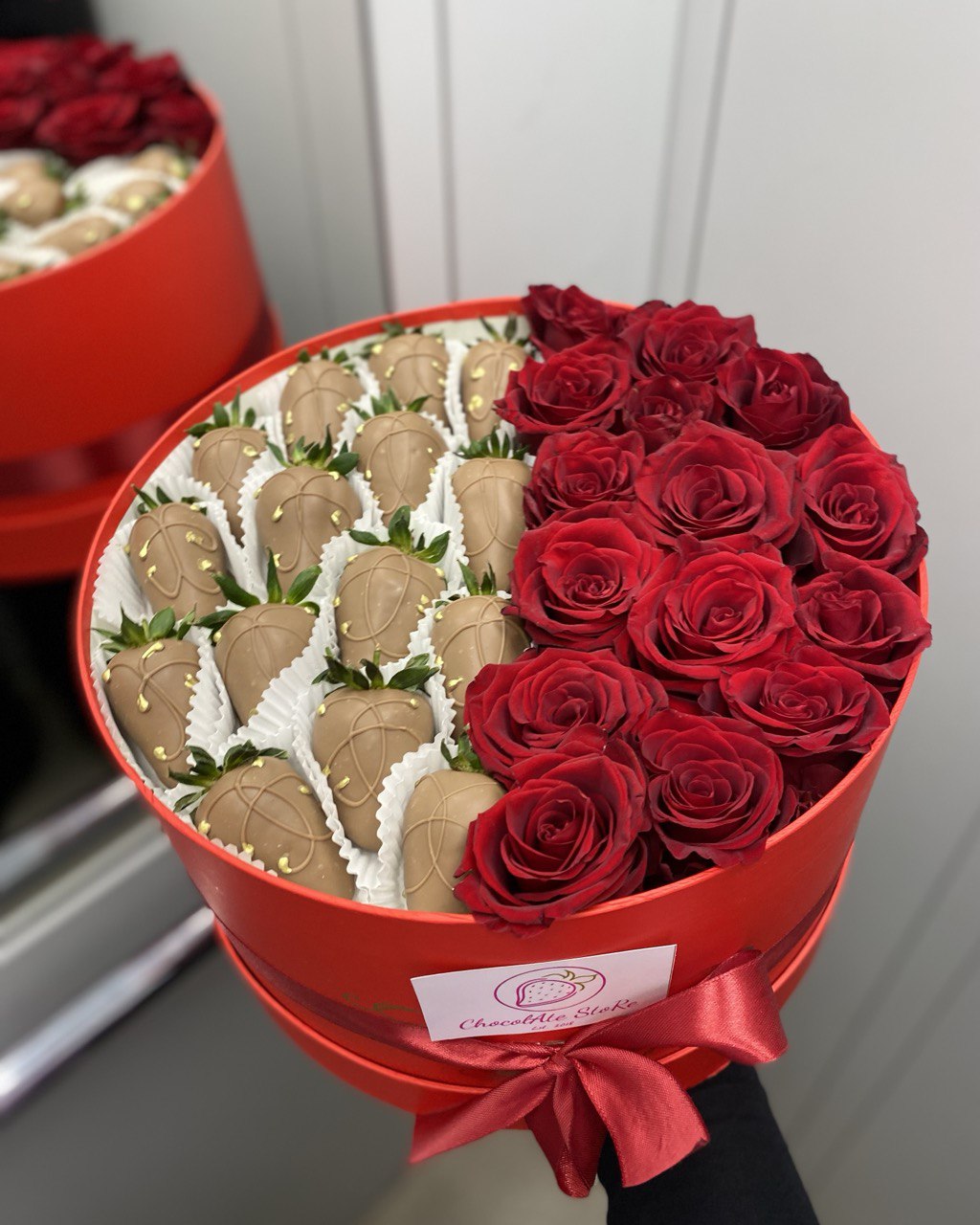 Festive set with roses and strawberries