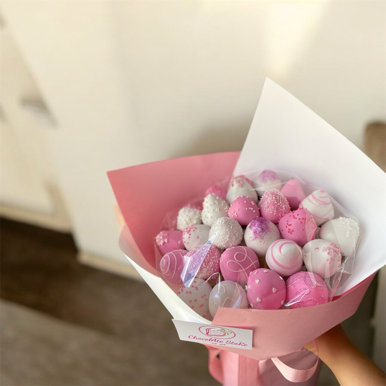 Bouquet with strawberries