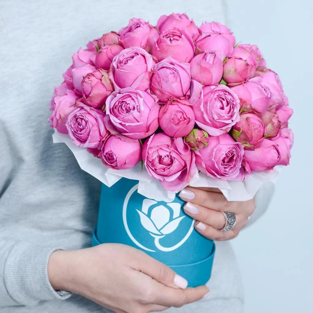 Flowers in a Box "Tiffany" with pink  Peony Roses