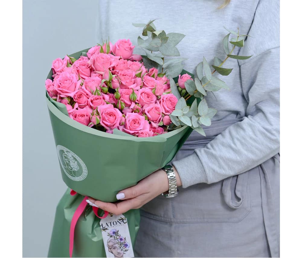 Bouquet LISABON with spray roses