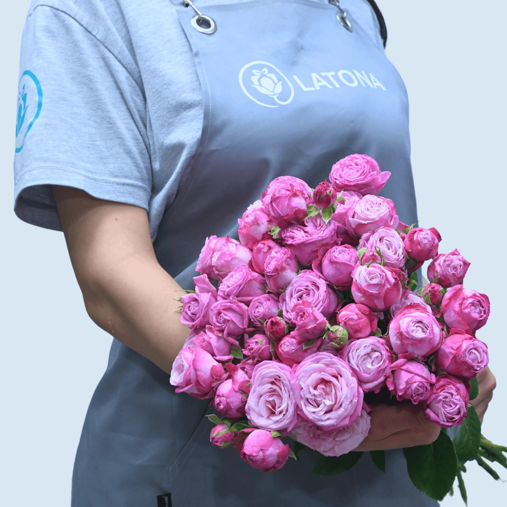Bouquet with Lady Bombastic Peony Spray Roses