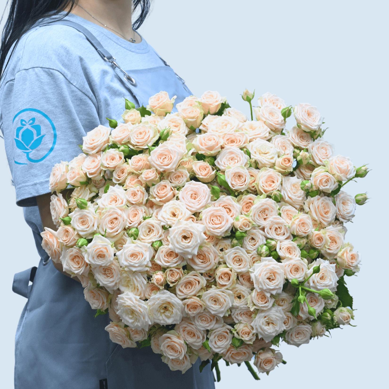 Bouquet with Tender Tanya Medium Spray Roses