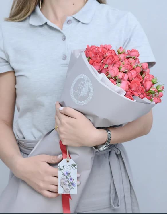 Bouquet "Olymp" with Spray Roses