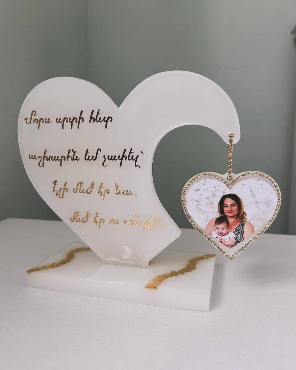 Gift for mom made from epoxy resin