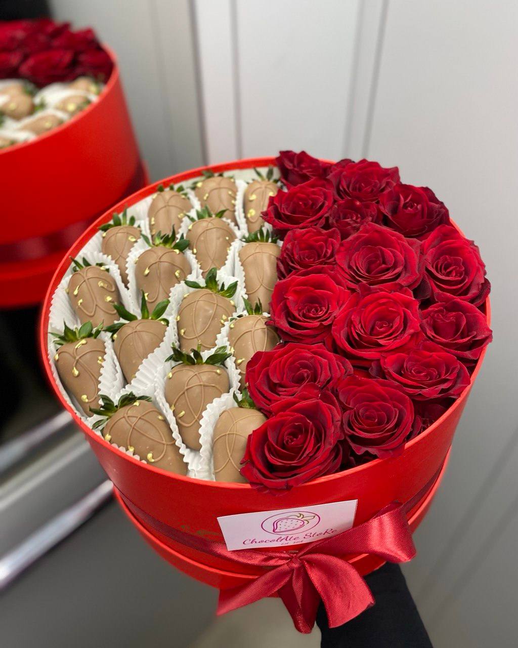 Festive set with roses and strawberries