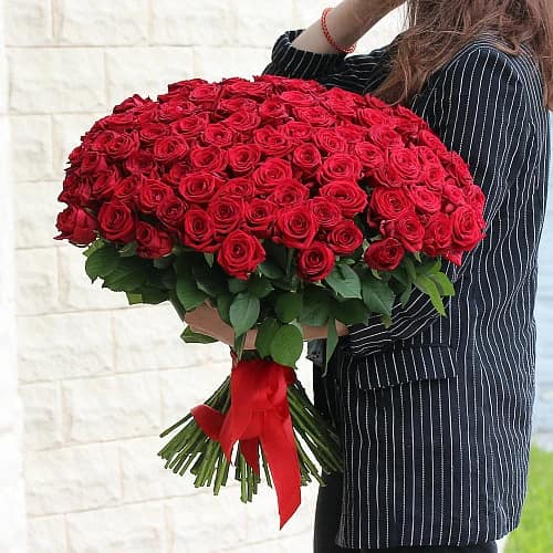 Bouquet with 101 red roses