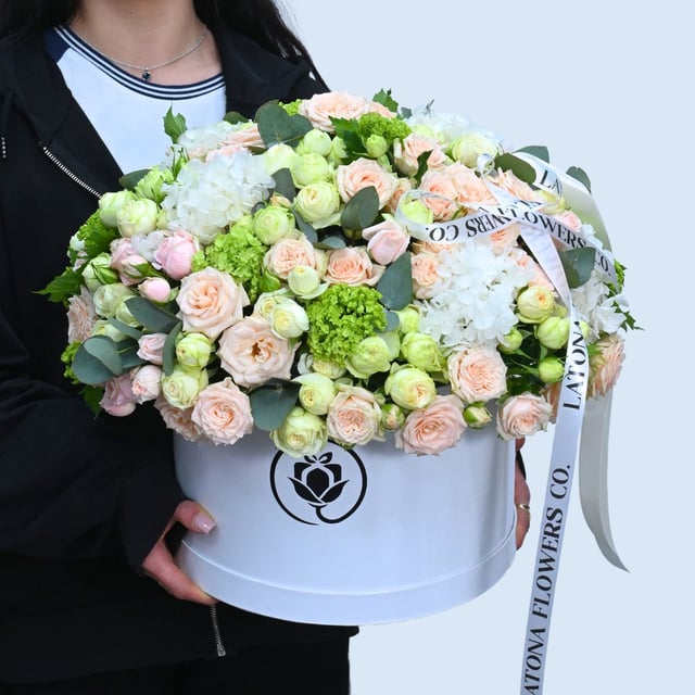 Flowers in a box  "MARIELL" with peony rose