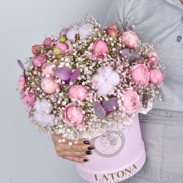 Flowers in a Box "Silva Pink" with pink Peony Roses and baby breaths