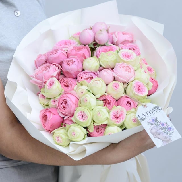 Bouquet "Sophie" with Bi-Color Peony Spray Roses