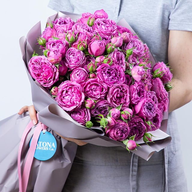 Bouquet "TANYA" with Misty Bubbles Spray Roses