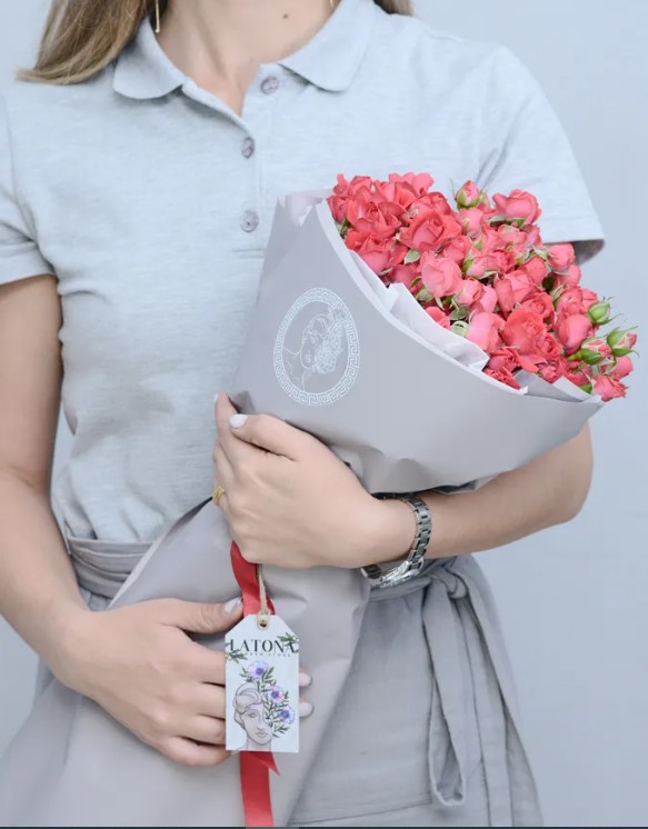 Bouquet "Olymp" with Spray Roses