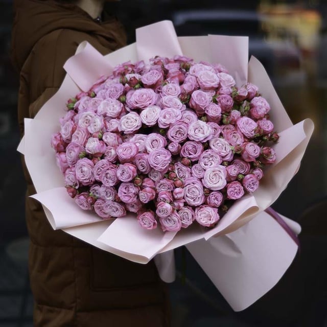 Bouquet "Lady Boom" with spray roses