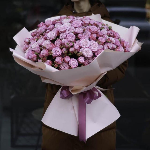 Bouquet "Lady Boom" with spray roses