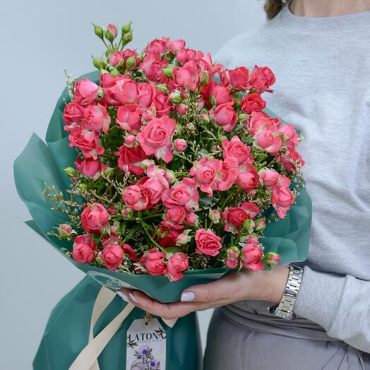 Bouquet "Zeus" with Spray Roses