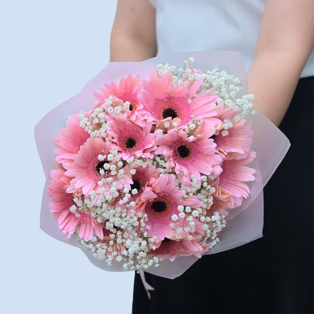 Bouquet "Storm" with baby breaths and pink herberas