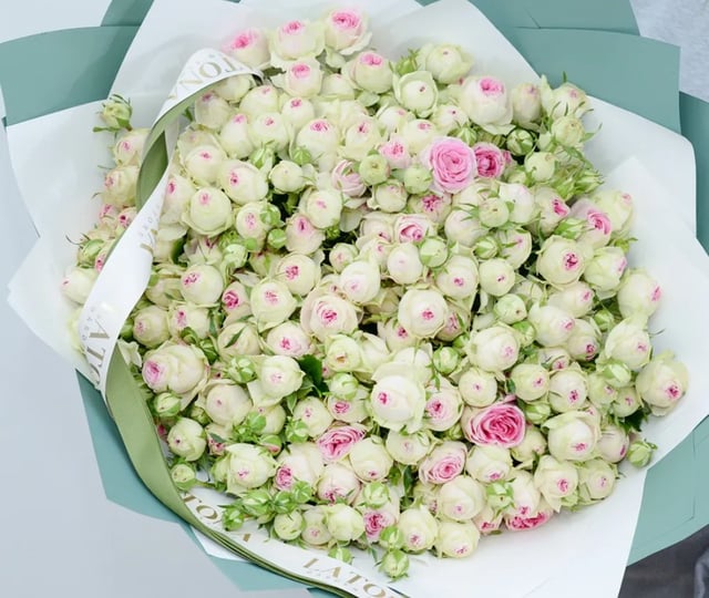 Bouquet "Belle" with pink peony roses