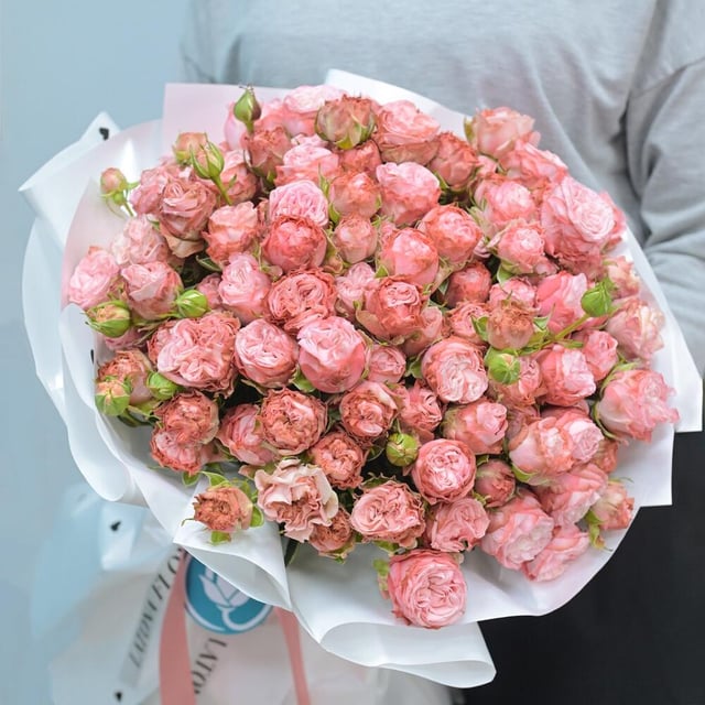 Bouquet "Anna Karina" with spray Roses