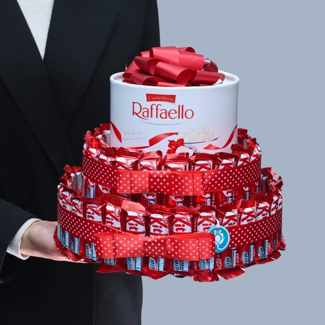 KitKat & Raffaello Gift Tower