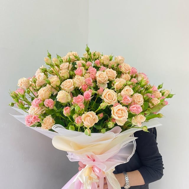 Bouquet "Alina" with spray roses