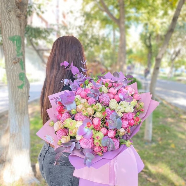 Bouquet "Hani" with spray rose