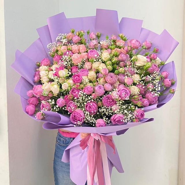 Bouquet "Darya" with spray roses