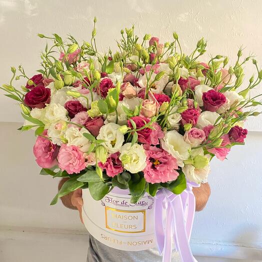 Flowers in a Box "Salma" with Lisianthus