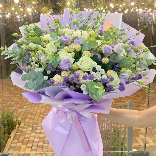 Bouquet "Linka" with Lisianthus