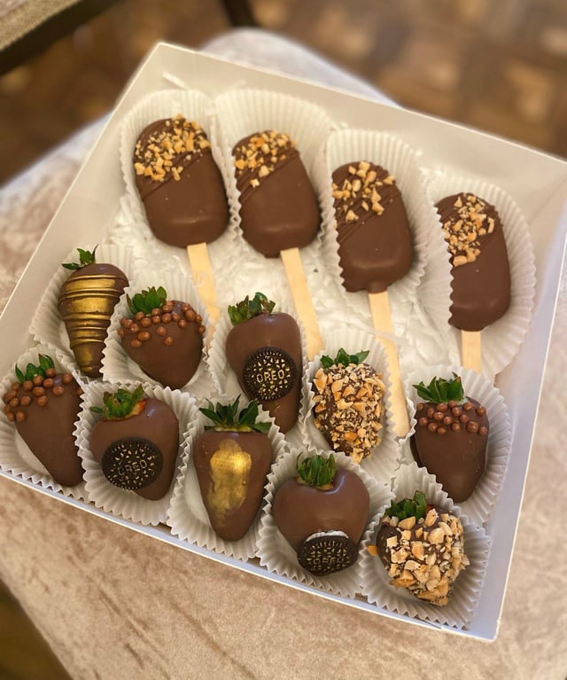 strawberry and eskimo (ice cream bar)