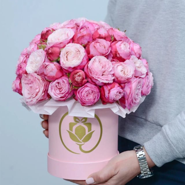 Flowers in a Box "Sasha" with pink Peony Roses